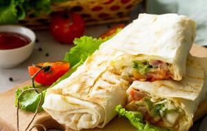 Домашню шаурму можна приготувати з будь-якою начинкою