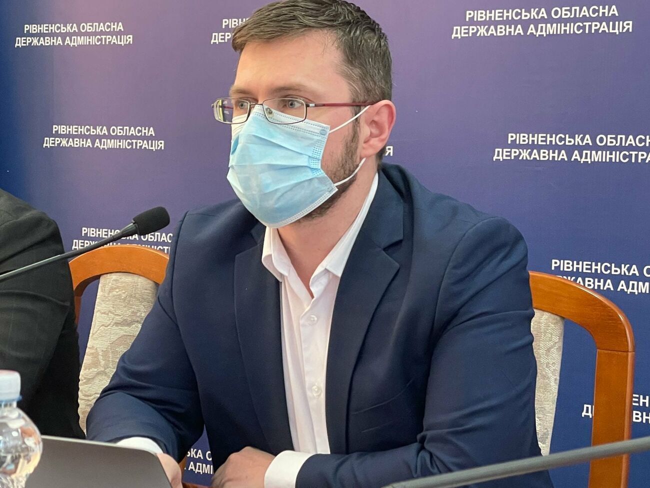 У "червоній" зоні карантину дозволено роботу шкіл за умови вакцинації 100% співробітників установи, зазначив Кузін