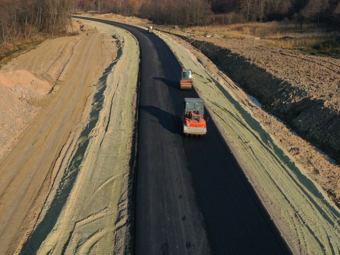 За програмою "Велике будівництво" до кінця 2021 року буде відновлено 13 тис. км доріг, заявили в Офісі президента