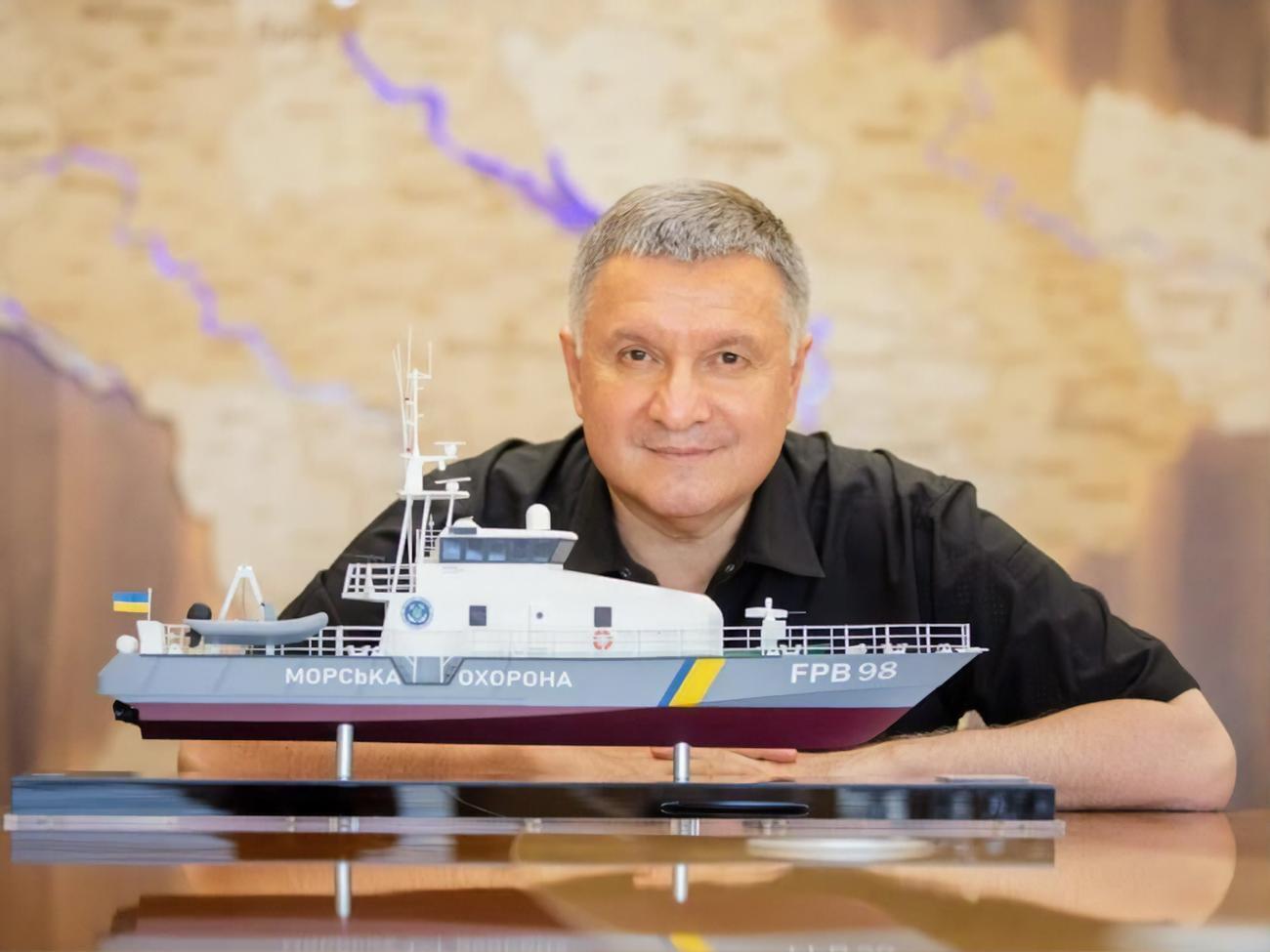 Аваков: Ми могли з Порошенком розмовляти дуже спокійно. Він міг влаштовувати якісь політичні кроки, провокації. Ми потім розмовляли, один на одного уважно дивилися