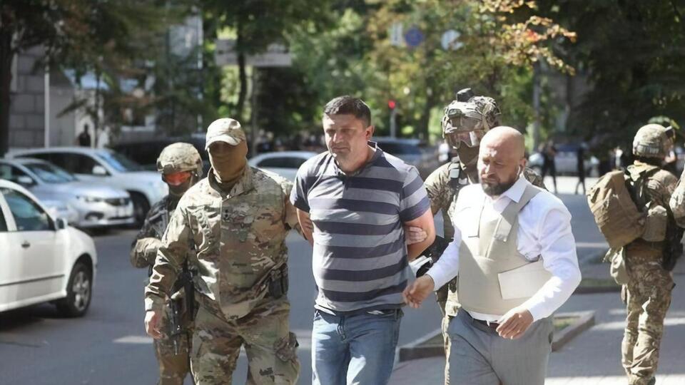 Суд змінив Прохничу (по центру) запобіжний захід