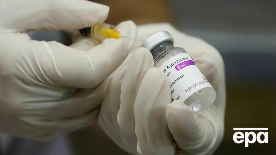 Вакцину от AstraZeneca не поставляли в Нидерланды с лета