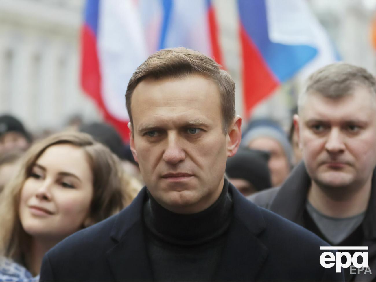 По словам заключенных, первые три дня после возвращения из тюремной больницы Навальному не давали спать