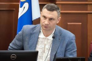 Кличко: Сьогодні зранку без попередження заїхав подивитися, що відбувається на об'єкті. А там, скажу прямо, мало що відбувається