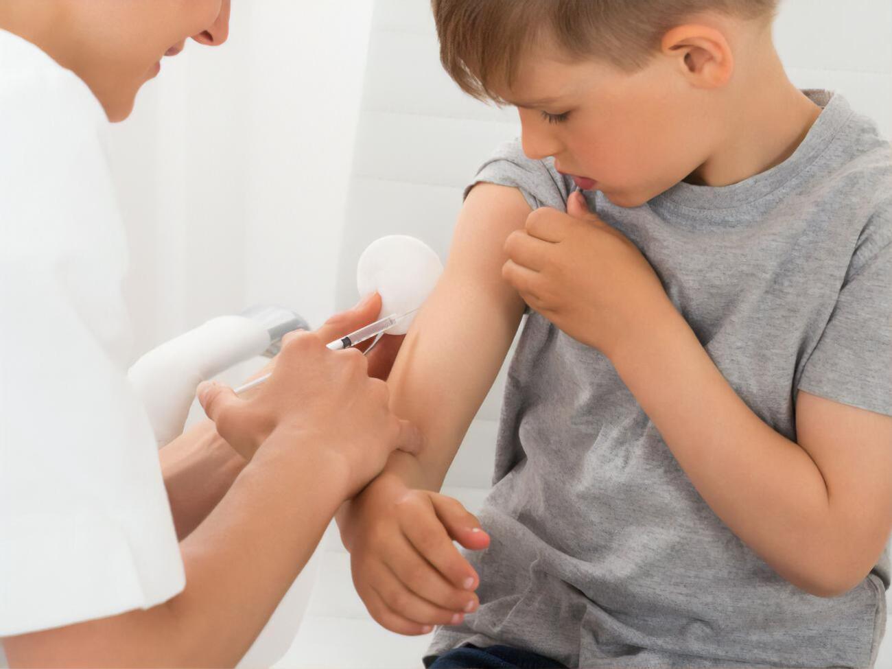 В США детей от пяти лет разрешено прививать вакциной Pfizer