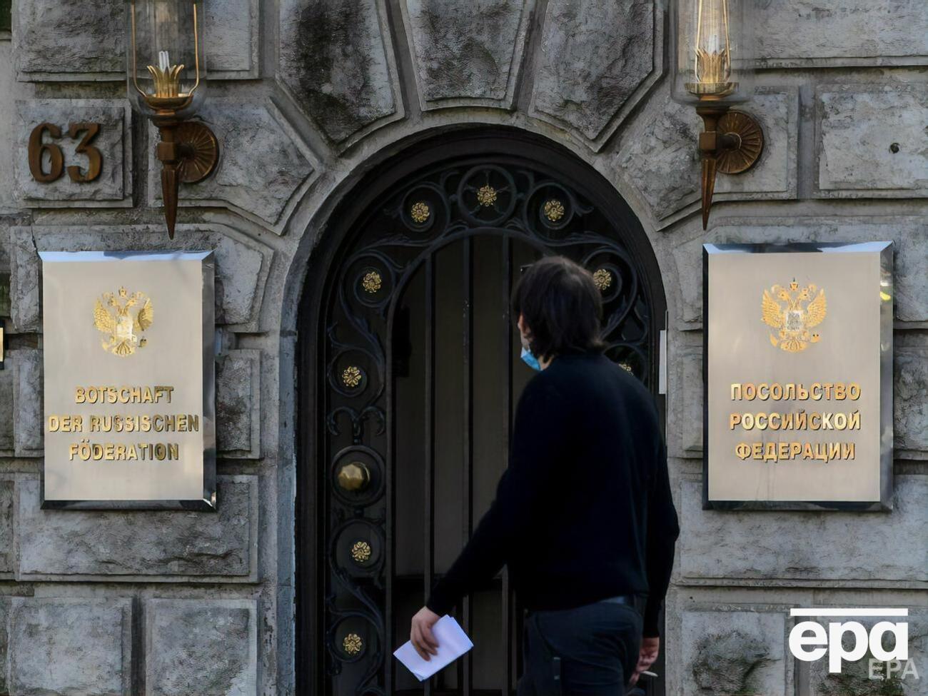 За інформацією Spiegel, німецькі спецслужби вважають, що загиблий дипломат співпрацював із ФСБ.