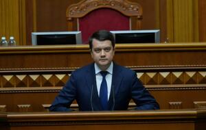 За даними ЗМІ, до об'єднання, яке створює Разумков, може увійти 25 нардепів