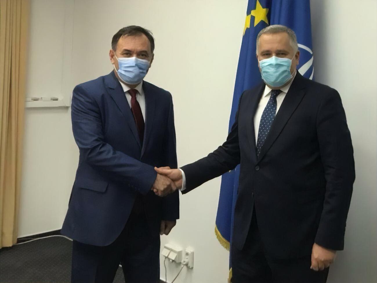 Жовква (на фото справа) и Некулееску встречались в Бухаресте