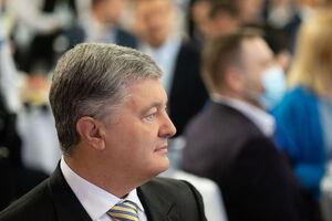 Порошенко сказал, что 40 уголовных производств в отношении него закрыли, так как они были "сумасшедшими"