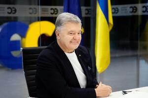Порошенко: Это будет зависеть не от меня, а от людей. Когда люди обратятся, я приму решение