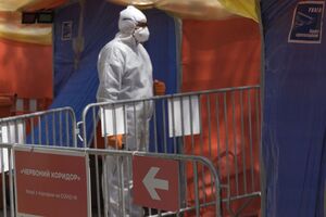 Среди заболевших за сутки – 398 медиков