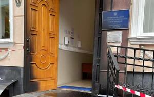 Мотивом преступлений послужило "недовольство деятельностью государственных органов по решению его личных семейных проблем", сообщили в прокуратуре