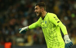 Бущан пропустил два мяча