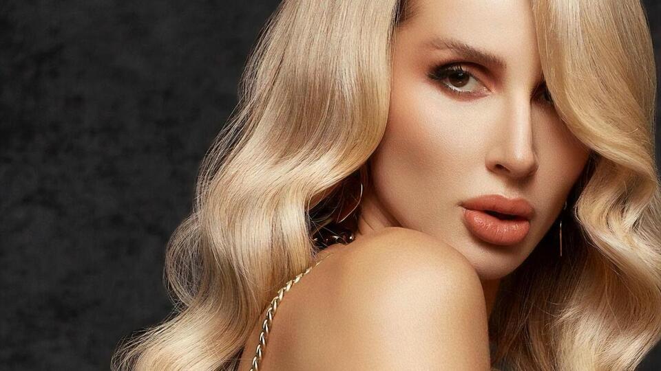 "Вона мені як матуся", – заявила Лобода про свою фанатку, яка тепер працює адміністраторкою співачки