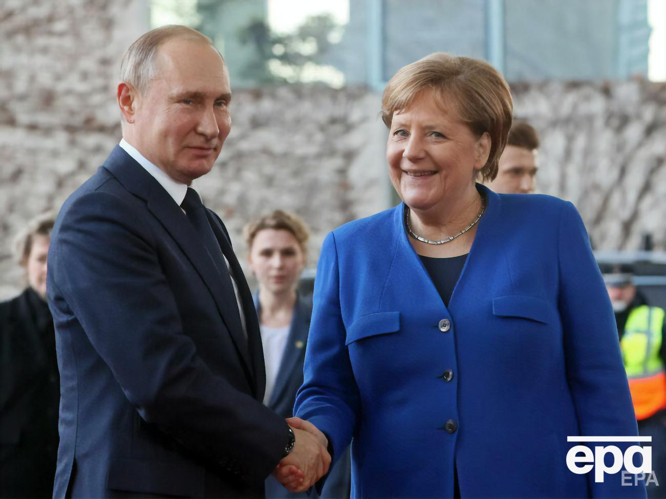 Меркель не первый раз говорит о необходимости диалога с Россией и Путиным