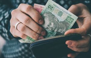 Банки блокируют счета по требованию исполнителей