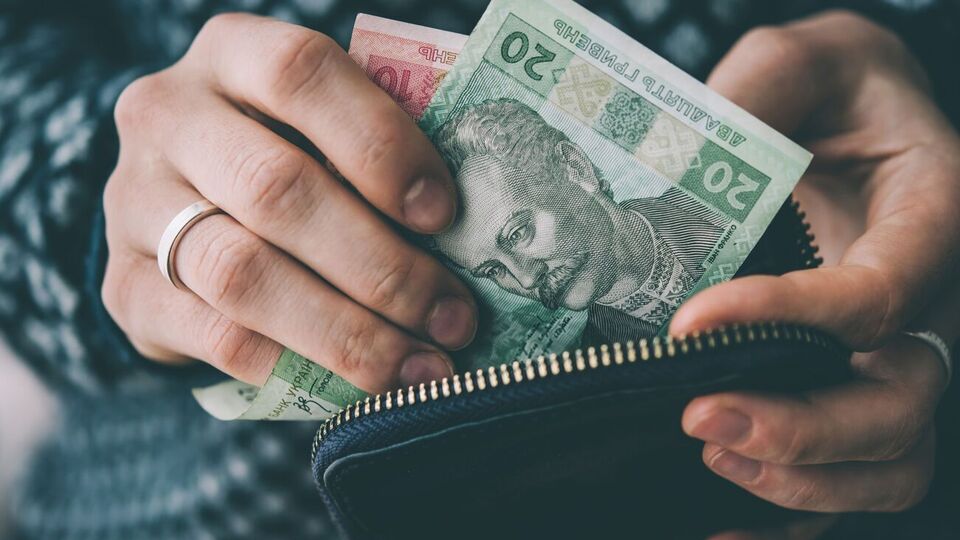 Банки блокируют счета по требованию исполнителей