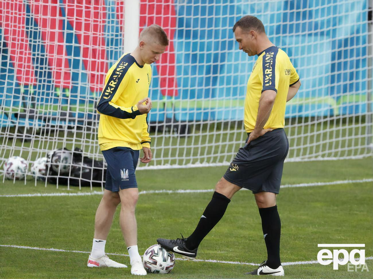 Шевченко (праворуч) хоче бачити в "Дженоа" Зінченка (ліворуч)