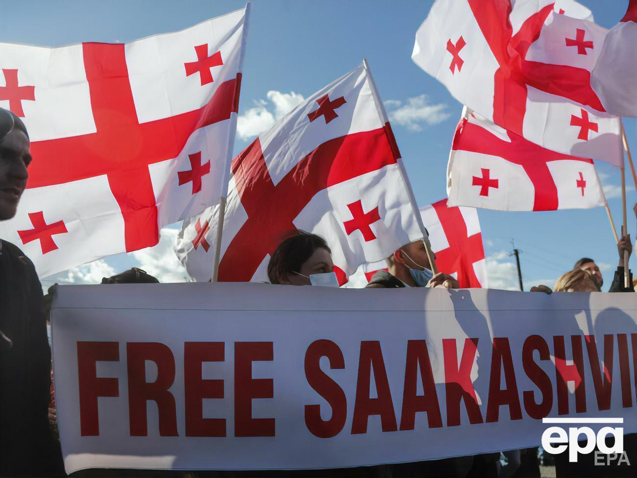 Саакашвили голодает 39-й день, сегодня его перевели из колонии в Рустави в тюремную больницу в Тбилиси