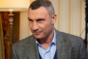 Кличко: Янукович за кілька метрів зупинився, подивився і зрозумів: "Біс його знає, що на думці в цього боксера"