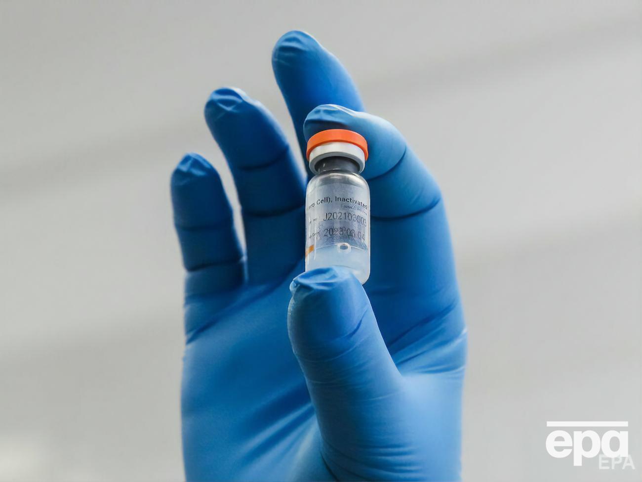 В Украине полностью привились от коронавируса 8 млн человек