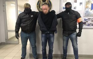 По информации СБУ, Куликовский организовывал и принимал участие в убийствах и пытках заключенных граждан Украины