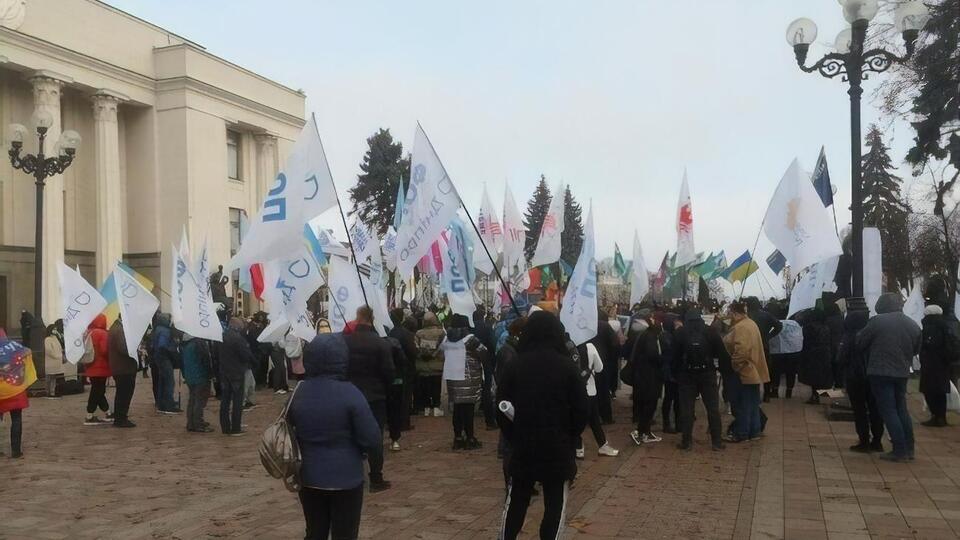 За межами підприємницького руху далеко не всі головні учасники процесів знають про наявність двох "фракцій" серед активістів-ФОП, пише Delo.ua