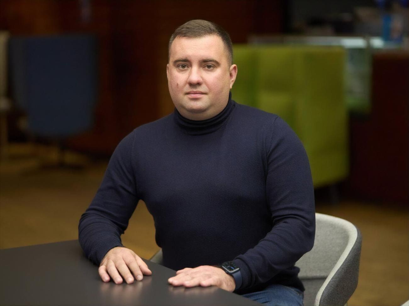 Кострийчук родился в&nbsp;поселке городского типа Теплик Винницкой области, ему 36 лет