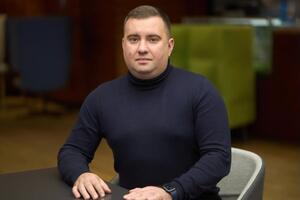 Кострийчук родился в поселке городского типа Теплик Винницкой области, ему 36 лет