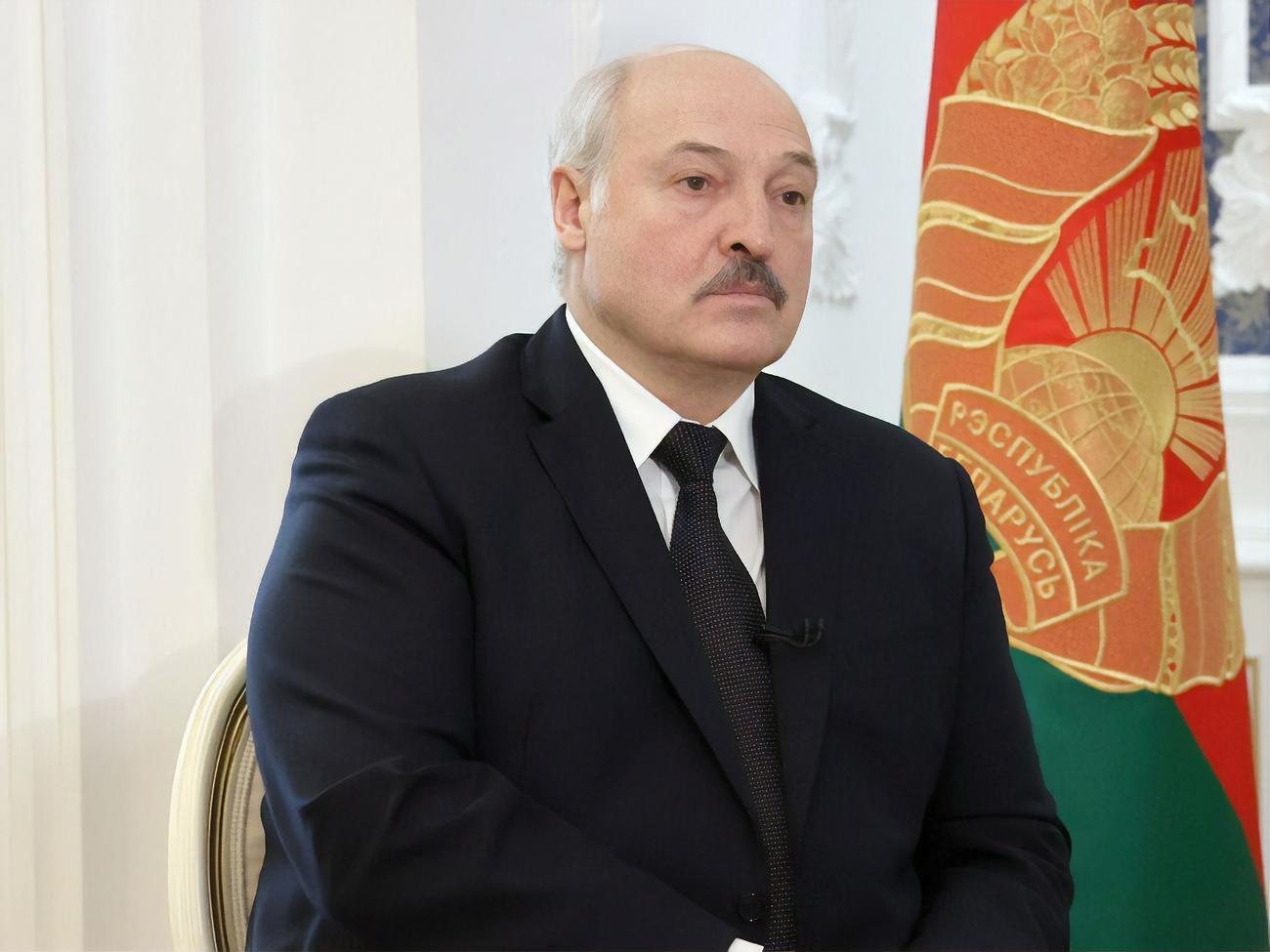 У сучасному світі братися за зброю – подібно до смерті, зазначив Лукашенко