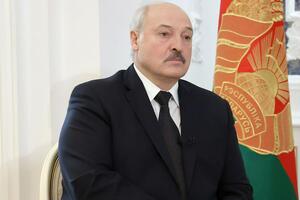 В современном мире браться за оружие – смерти подобно, отметил Лукашенко