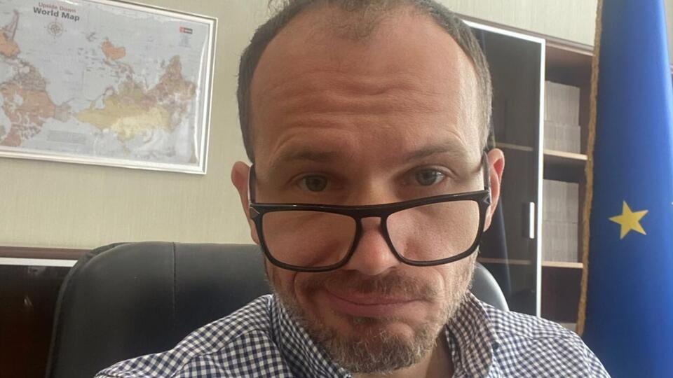 Малюська, показуючи ремонт у камері СІЗО, згадав про олігархів