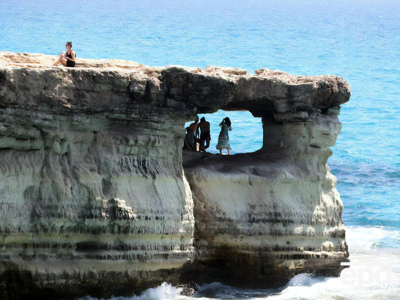 Умова в'їзду на Кіпр для українців &ndash; повна вакцинація проти COVID-19 або негативні тести до та після прибуття на острів, зазначили у МЗС