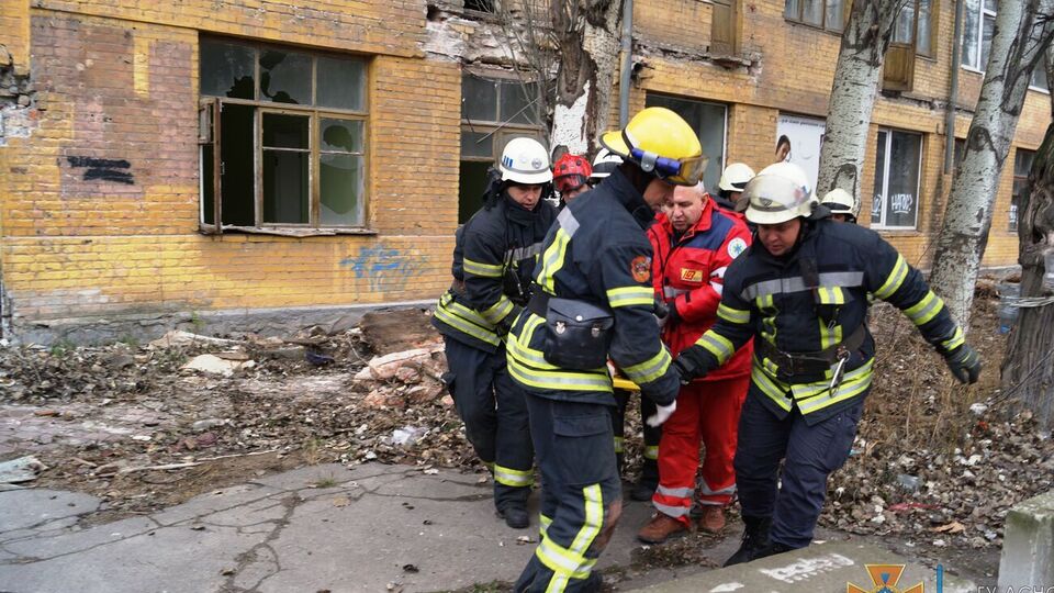 Мужчина оказался в здании, которое не эксплуатировалось