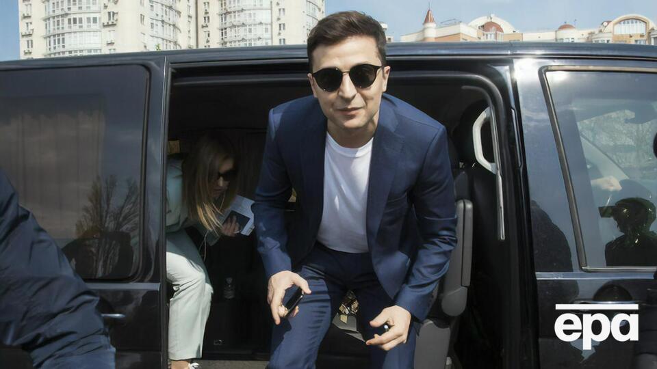 Зеленський: Ціль амбітна – ще 15 тис. км доріг