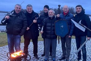 Гости дня рождения Шустера (третий справа): Комаровский, Аваков, Елизаров, Гордон и Гройсман