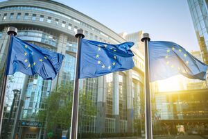 Санкції ЄС набудуть чинності 2 грудня, повідомляє редактор Radio Free Europe / Radio Liberty Рікард Йозвяк