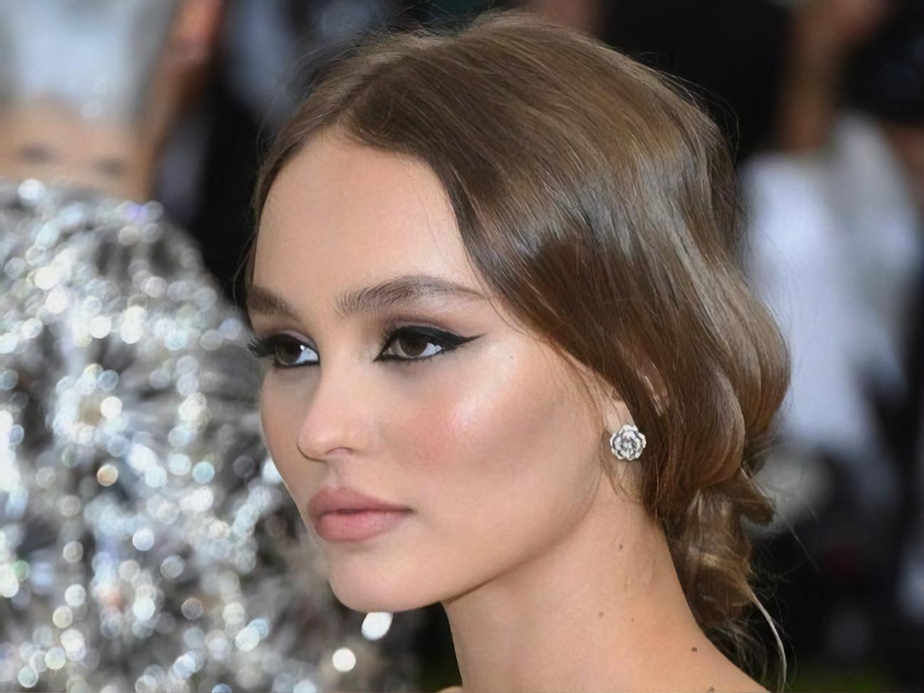 Лили-Роуз Депп попала в объектив камер папарацци на улицах Лос-Анджелеса