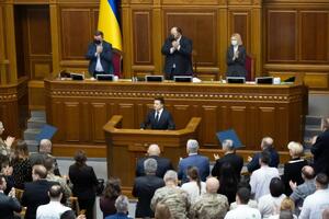Зеленський: Уперше зарплата лікарів зросла за рік удвічі. Я впевнений, що у своєму наступному посланні такі самі слова скажу про заробітну плату наших учителів