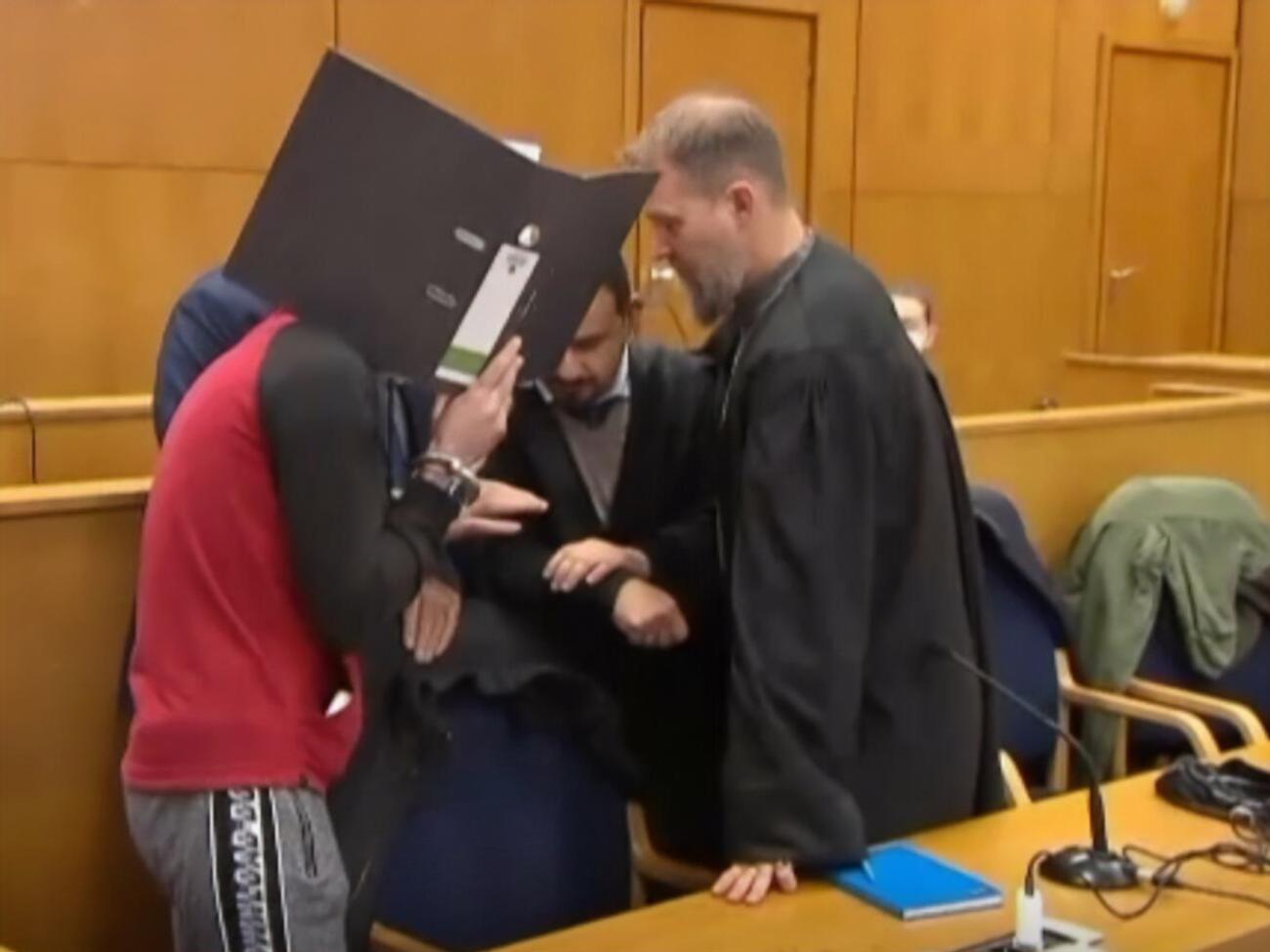 Таха Аль-Джумайли признан виновным в преступлениях против человечности