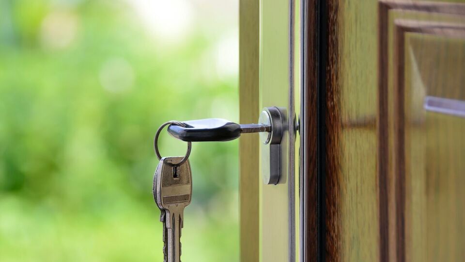 Подозреваемая организовала подделку документов, подтверждающих несуществующие родственные связи