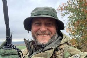 Путин, ты тварь! Пришел на украинскую землю и теперь хочешь, чтобы мы сдались. Хрен тебе, а не Украину, мудак московский