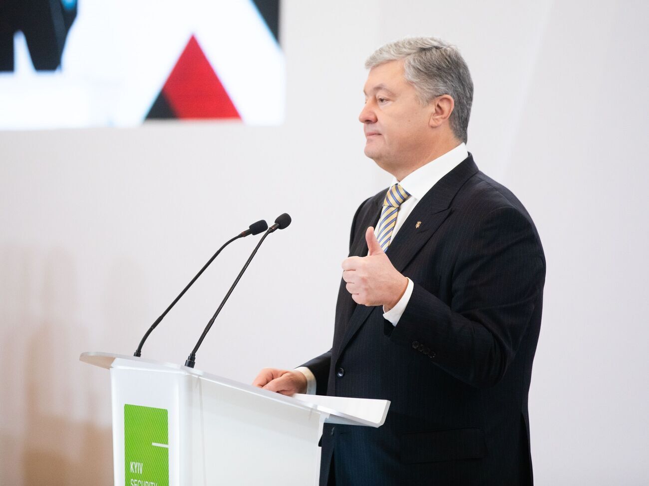 На виборах глави держави за Порошенка за жодних обставин не проголосувало б 47% українців