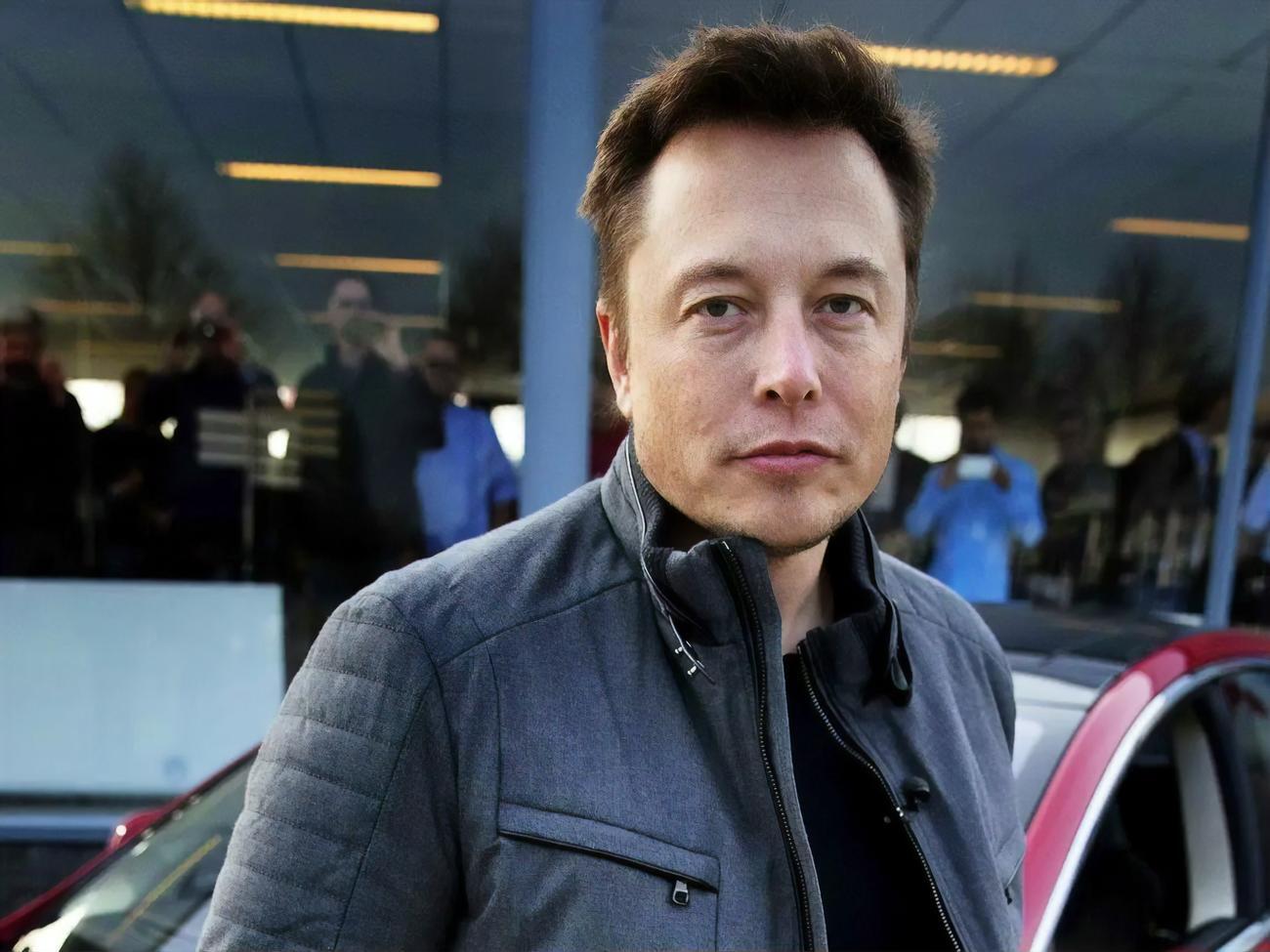 Ілон Маск хоче заробляти гроші у соціальних мережах