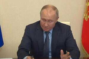 Сокуров предложил Путину "отпустить всех, кто более не хочет жить" с Россией