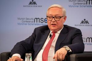 Рябков вважає, що "цілком можна раптом прокинутися і побачити себе в чомусь схожому" на Карибську кризу