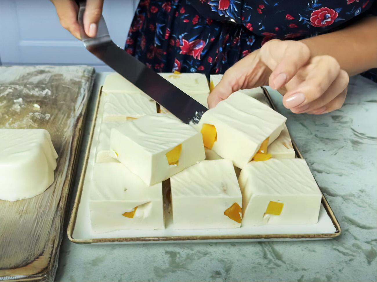 Рецепт этого необычного десерта с фруктами предложила украинский кулинар Елизавета Глинская