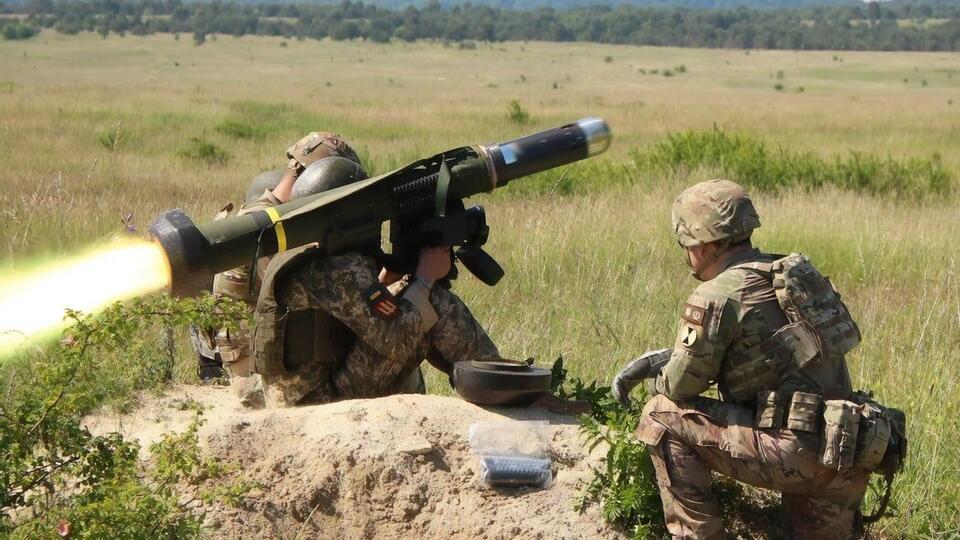 Україні надали у грудні 30 пускових установок Javelin, частина з них уже на позиціях, повідомили в ОПУ