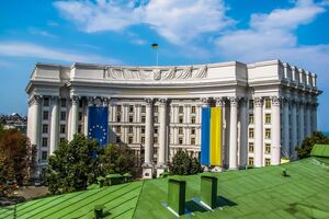 Коли Україна посилиться до рівня, який унеможливить вторгнення РФ, з'явиться можливість вступу країни до ЄС та НАТО, зазначив глава МЗС Кулеба