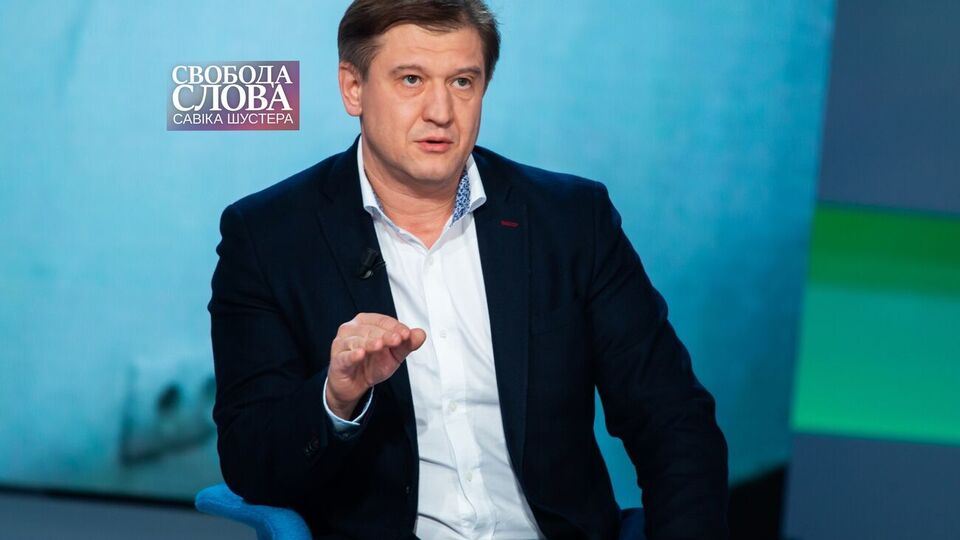 Данилюк: Общество всегда ориентируется на власть, президента, который должен поставить четкие ориентиры и выглядеть уверенно. Мы не в такой ситуации. Зеленский, как бы ни пытался, не выглядит уверенно